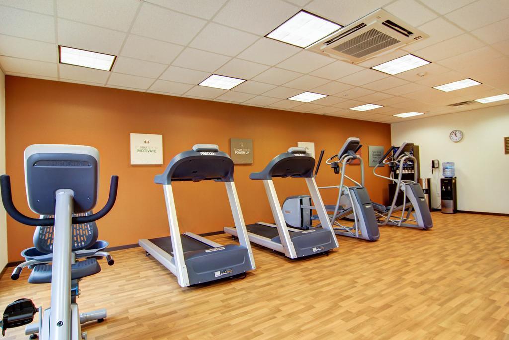 Comfort Suites Carlsbad Bagian luar foto