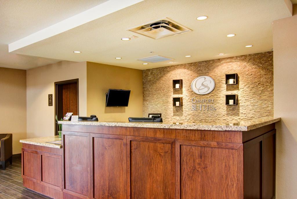 Comfort Suites Carlsbad Bagian luar foto