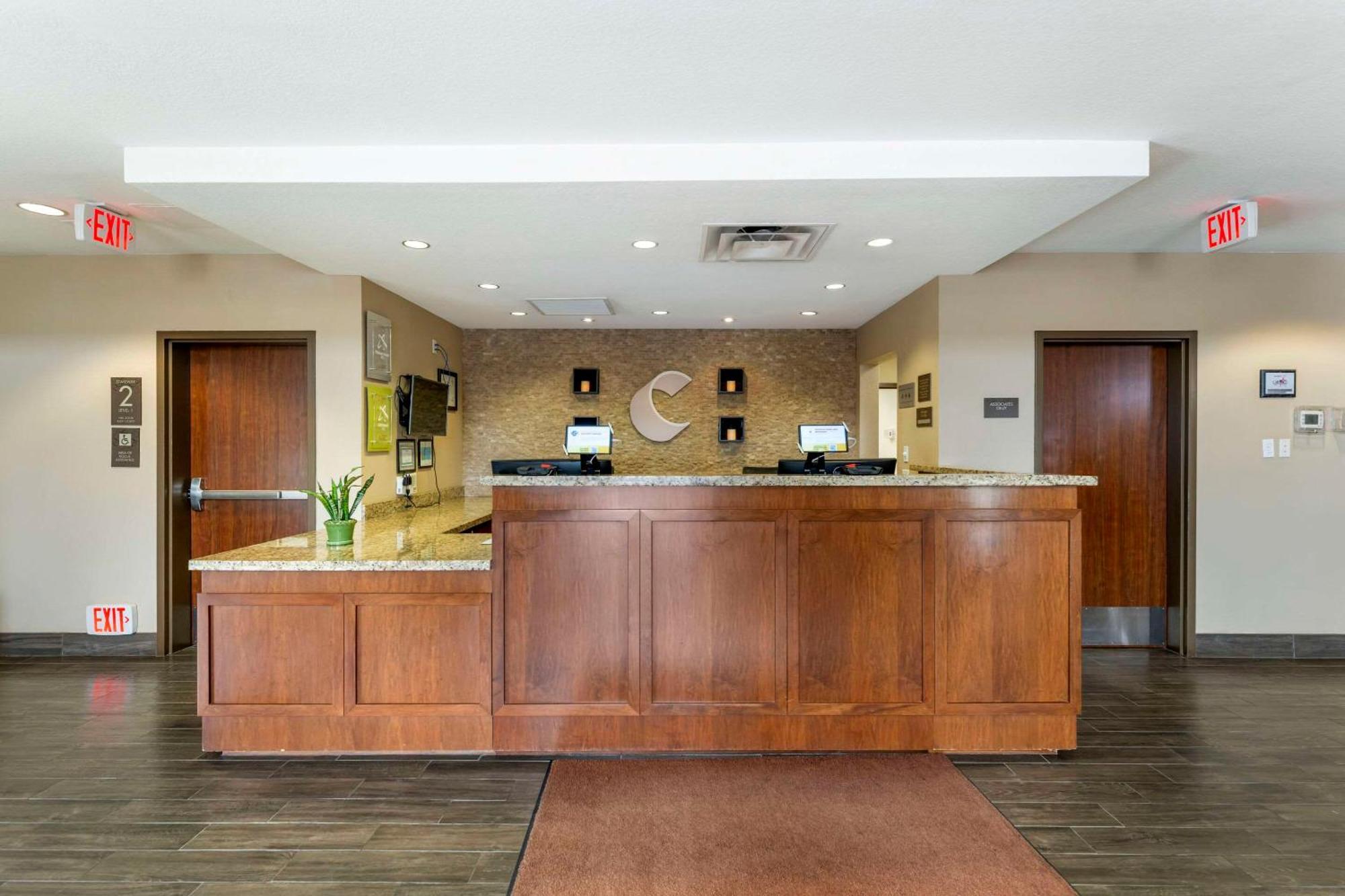 Comfort Suites Carlsbad Bagian luar foto